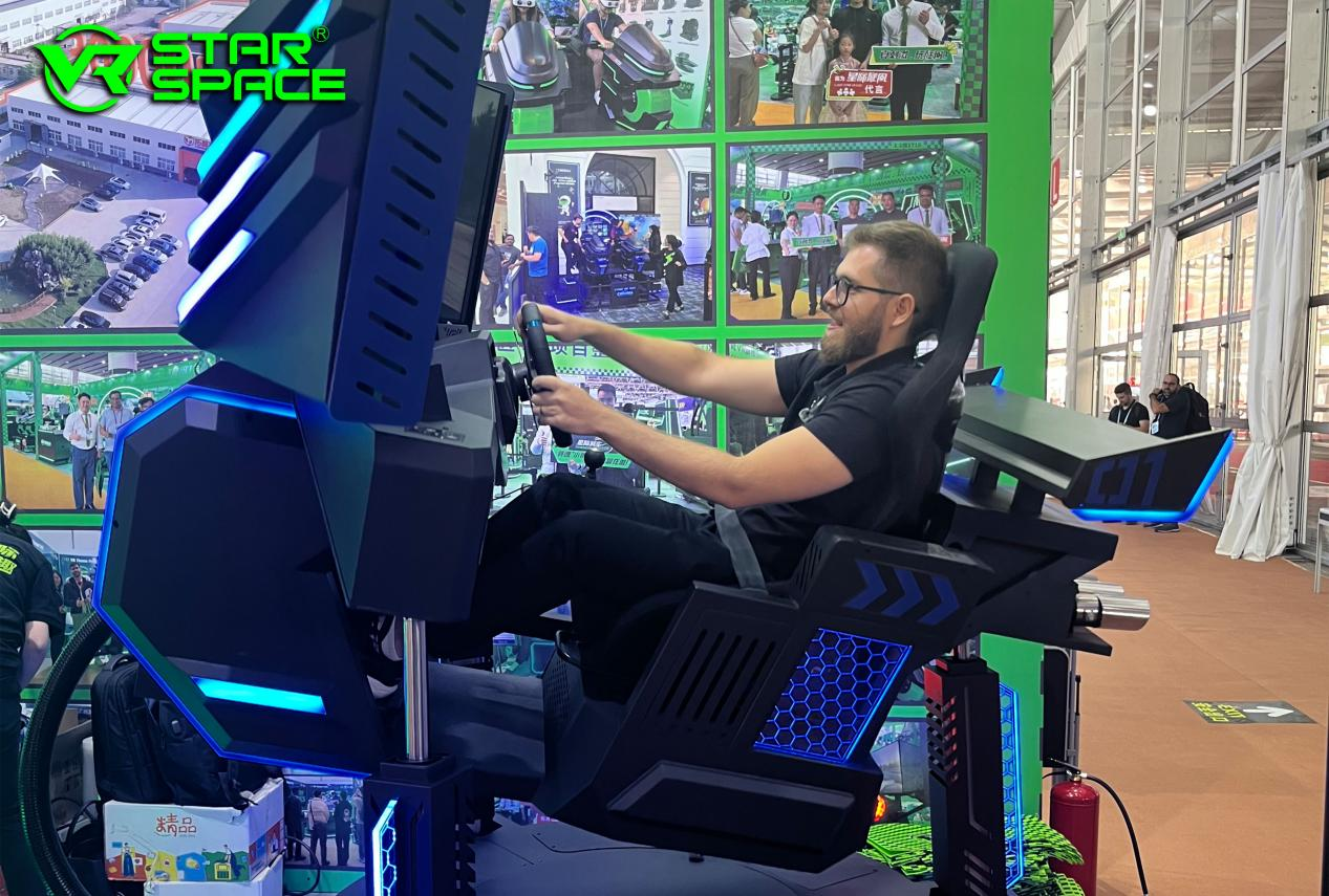 Звёздное пространство (VR Star Space) в центре внимания на третий день 137-й Кантонской ярмарки!